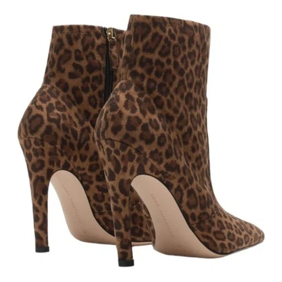 Good American | The Icon Bootie in Pale Leopard - Picture 3 of 4